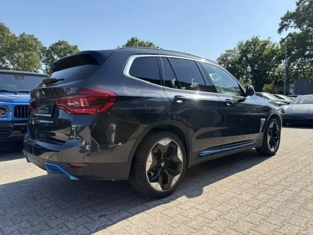 Gebraucht BMW iX3 Impressive 210 kW (286 PS) 2022 Sphistograu metallic (metallic) SUV