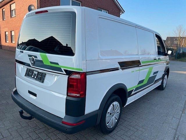 Gebraucht VW Transporter 102 PS (75 kW) 2018 Weiß Van