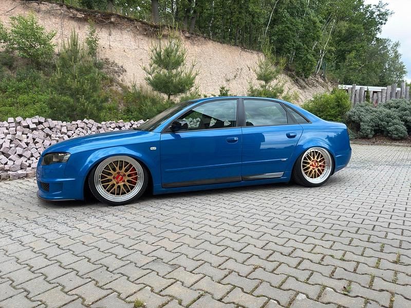 Blau Gebraucht 2005 Audi A4 Design Limousine | 25.000 € - Bild 1/4
