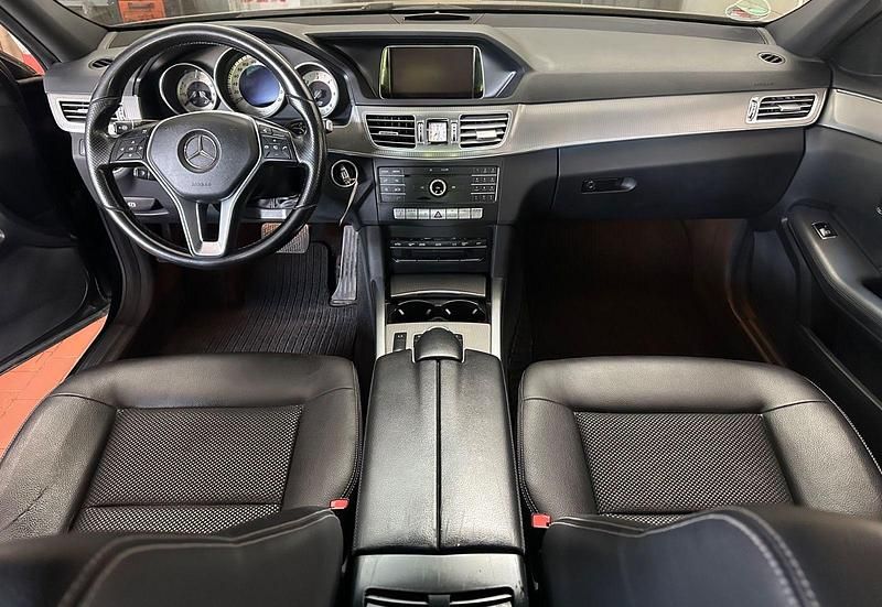 Schwarz Gebraucht 2015 Mercedes 220 Kombi | 12.500 € - Bild 1/4