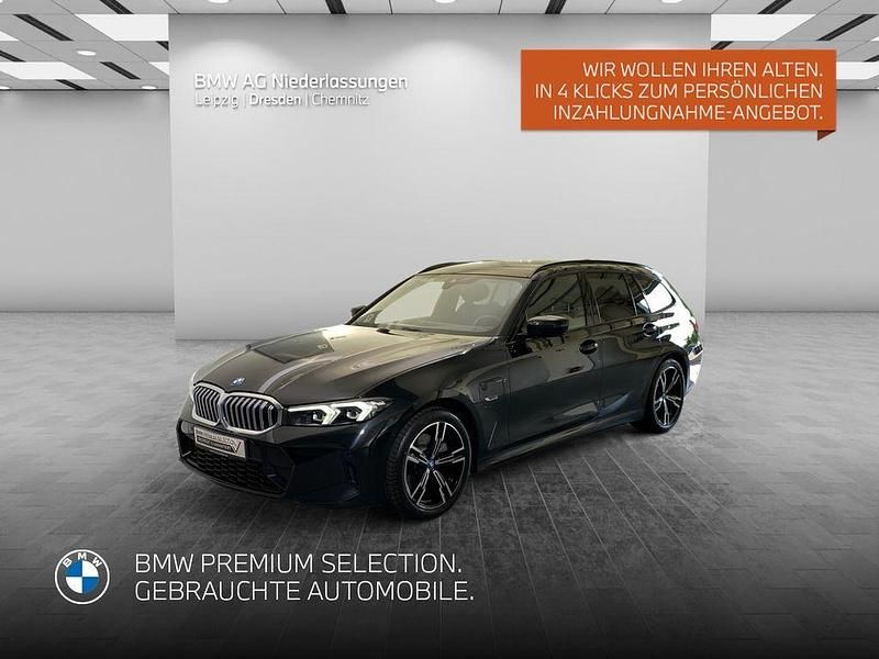 Schwarz Gebraucht 2022 BMW 320e M Sport Kombi | 33.909 € (Etwas zu teuer) - Bild 1/4