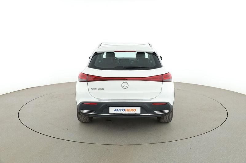 Second-hand Mercedes EQA250 Progressive 139 kW (190 CP) 2023 Alb SUV