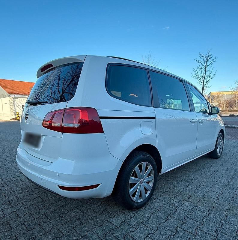 Gebraucht VW Sharan 140 PS (102 kW) 2011 Weiß Van / Kleinbus