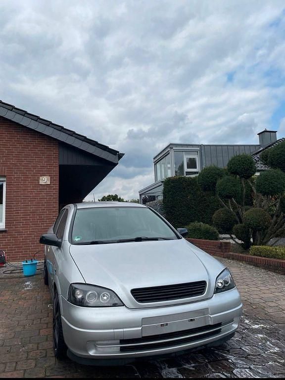 Gebraucht Opel Astra Njoy 84 PS (61 kW) 2003 Silber Limousine