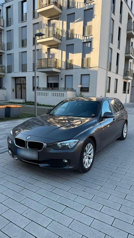 Gebraucht BMW 318 143 PS (105 kW) 2013 Braun Kombi