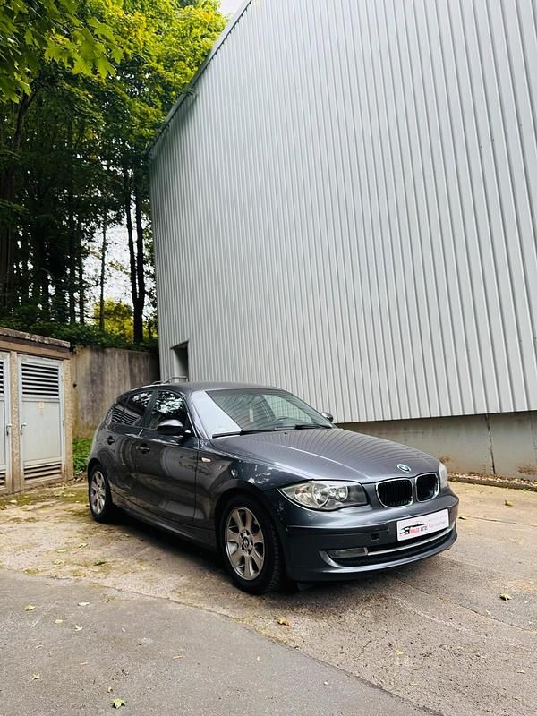 Grau Gebraucht 2008 BMW 116 Advantage Kleinwagen | 1.550 € - Bild 1/4