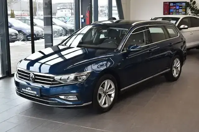 Używany VW Passat Elegance 150 KM (110 kW) 2022 Niebieski Kombi