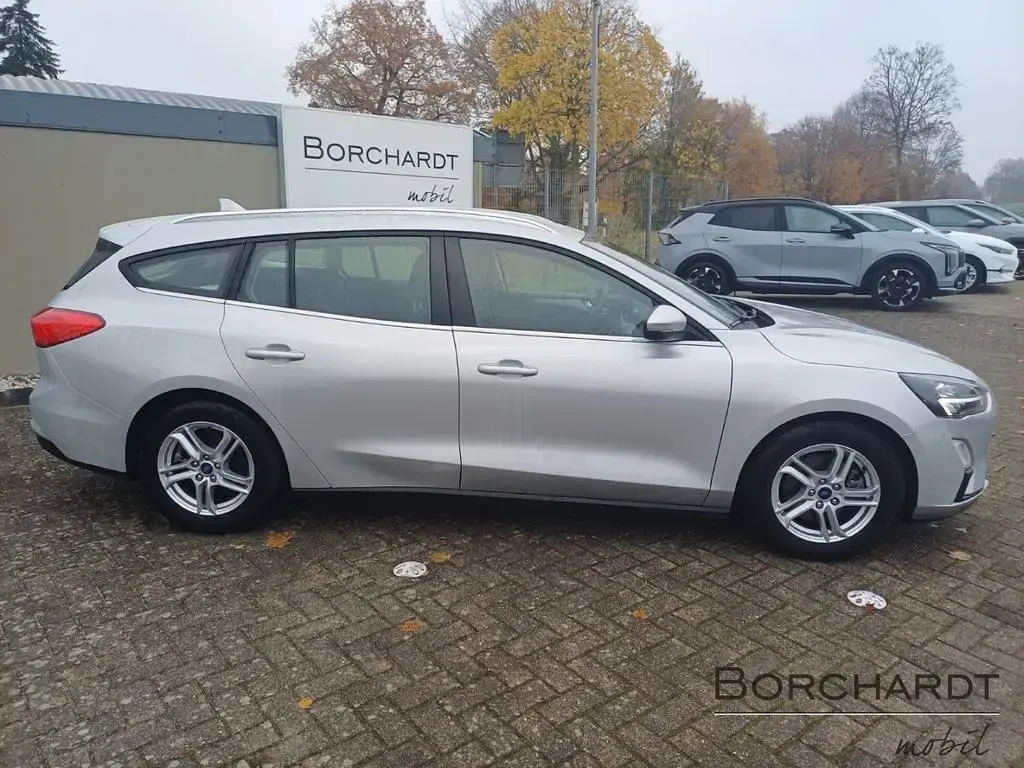 Używany Ford Focus Cool & Connect 150 KM (110 kW) 2021 Srebrny Kombi