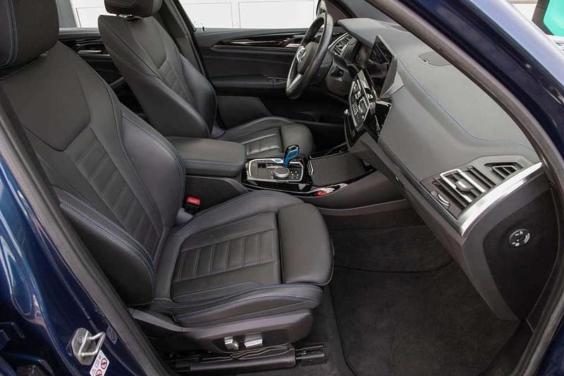 Gebraucht BMW iX3 Impressive 210 kW (286 PS) 2022 Phytonicblau metallic SUV