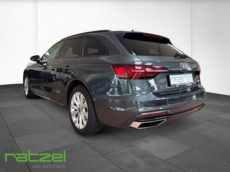 Gebraucht Audi A4 Advanced 204 PS (150 kW) 2022 Grau Kombi