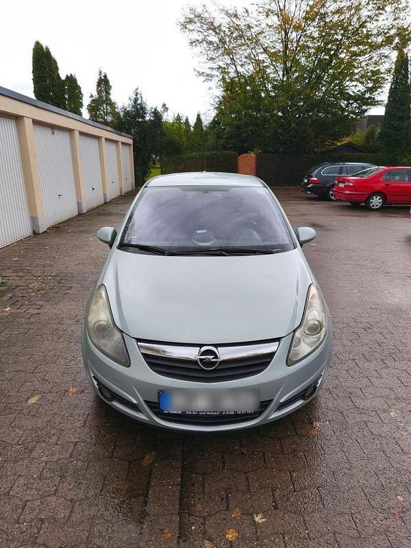 Silber Gebraucht 2009 Opel Corsa Selection Limousine | 2.500 € (Etwas zu teuer) - Bild 1/4