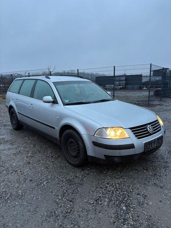Gebraucht VW Passat Comfortline 102 PS (75 kW) 2001 Silber Kombi