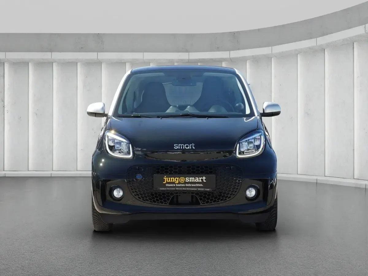 Gebraucht Smart ForTwo Coupé 60 kW (82 PS) 2024 Bodypanels in black Kleinwagen