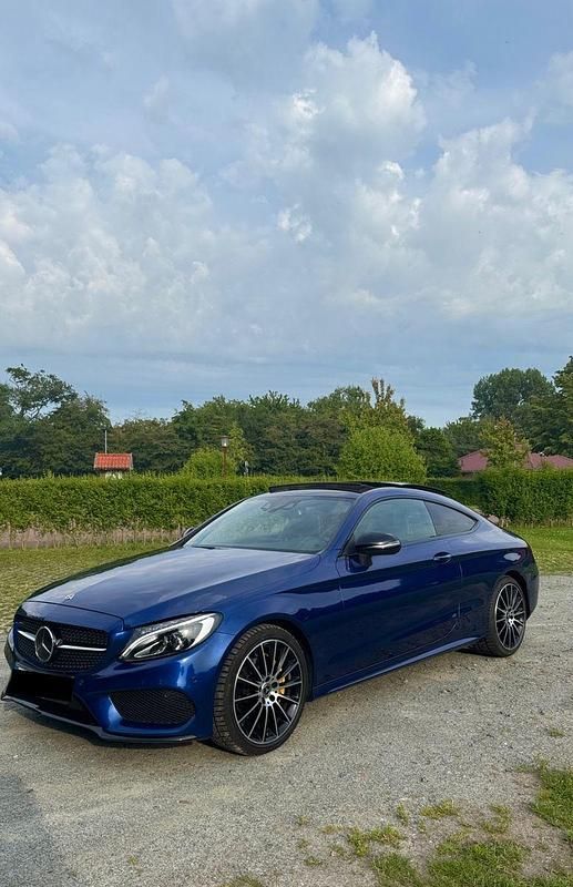 Blau Gebraucht 2017 Mercedes C200 AMG Coupé | 20.900 € (Etwas zu teuer) - Bild 1/4