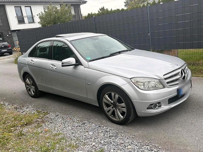 Silber Gebraucht 2009 Mercedes C220 Limousine | 6.650 € (Fairer Preis) - Bild 1/4