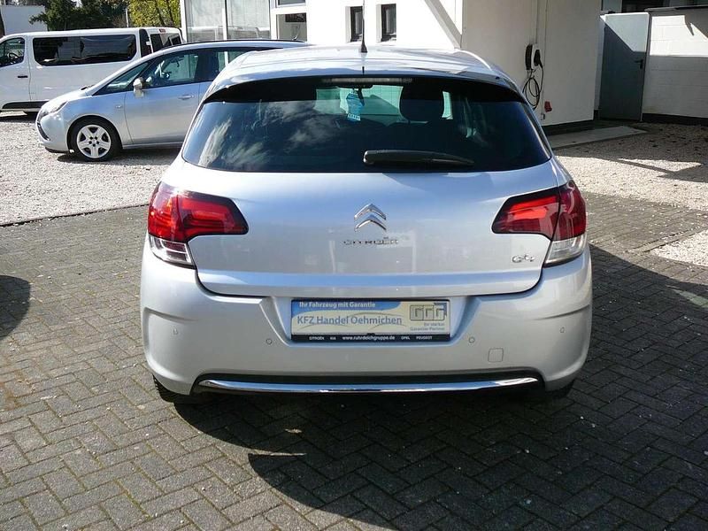 Gebraucht Citroën C4 SELECTION 99 PS (72 kW) 2015 Aluminiumgrau/metallic Limousine