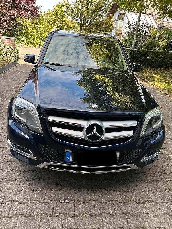 Blau Gebraucht 2014 Mercedes GLK250 SUV | 19.800 € (Fairer Preis) - Bild 1/4