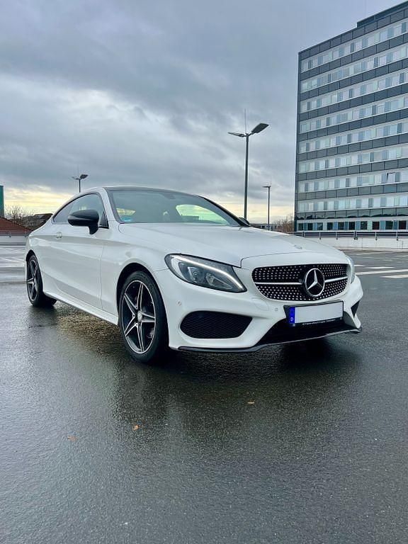 Gebraucht Mercedes C220 AMG 170 PS (125 kW) 2017 Weiß Coupé