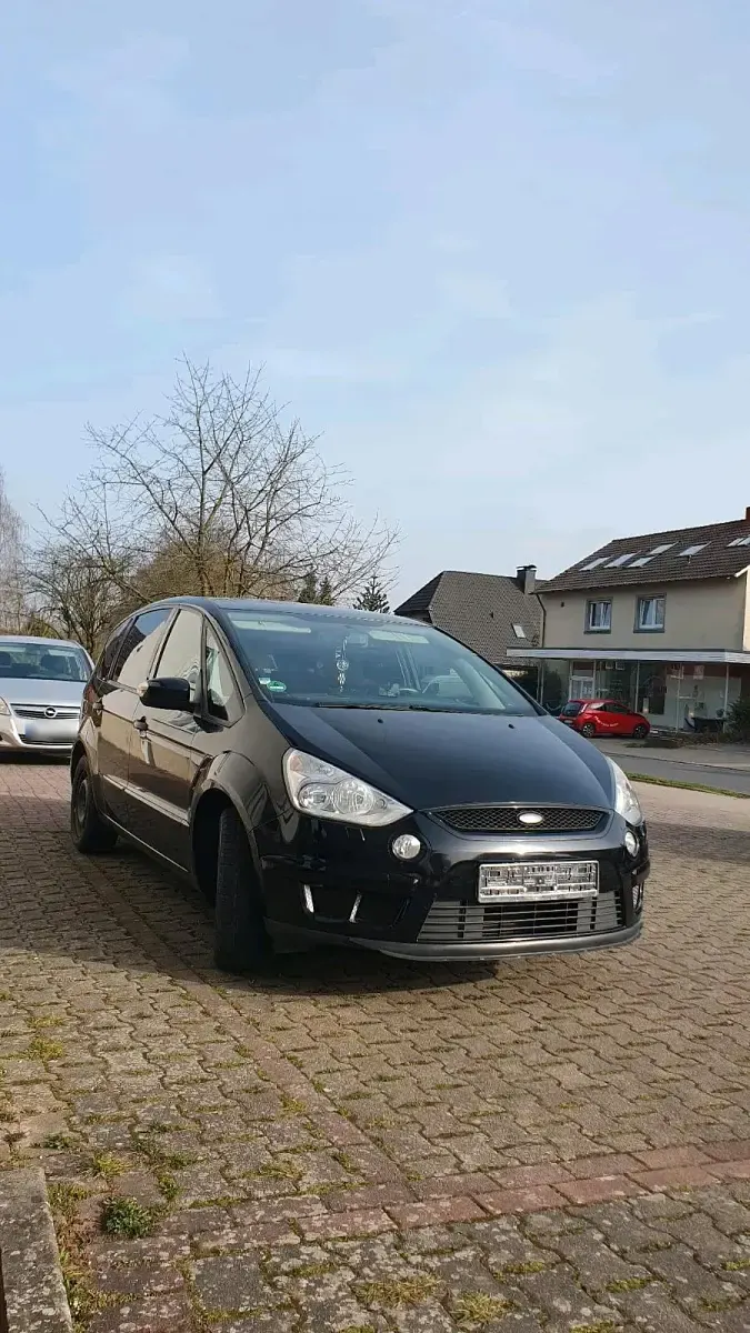 Używany Ford S-MAX S 145 KM (106 kW) 2008 Czarny Minivan