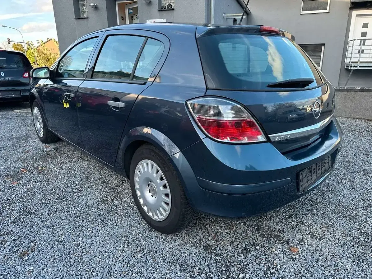 Gebraucht Opel Astra Basis 90 PS (66 kW) 2009 Blau Limousine