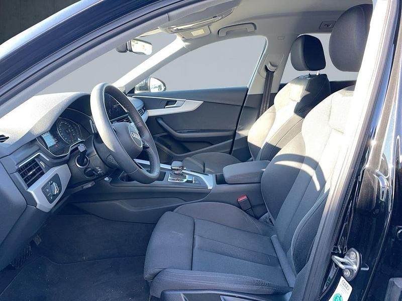 Gebraucht Audi A4 Advanced Plus 163 PS (119 kW) 2023 Schwarz Kombi