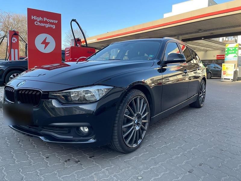 Gebraucht BMW 318 150 PS (110 kW) 2016 Schwarz Kombi