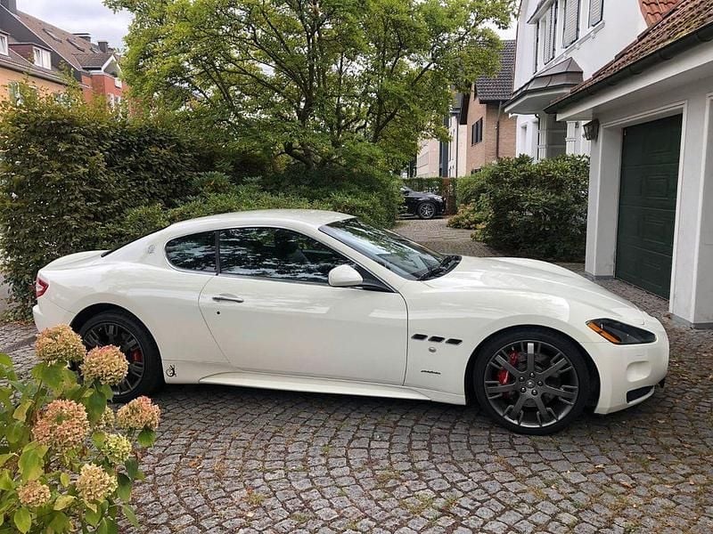 Weiß Gebraucht 2008 Maserati Granturismo Coupé | 48.500 € (Teuer) - Bild 1/4