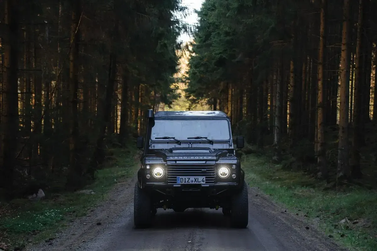 Gebraucht Land Rover Defender 122 PS (89 kW) 2012 Schwarz SUV