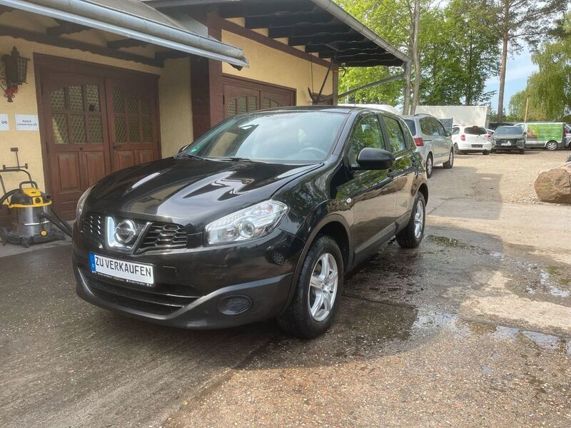 Schwarz Gebraucht 2010 Nissan Qashqai Visia SUV | 3.990 € (Superpreis) - Bild 1/4