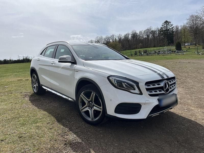Gebraucht Mercedes GLA180 122 PS (89 kW) 2018 Weiß SUV