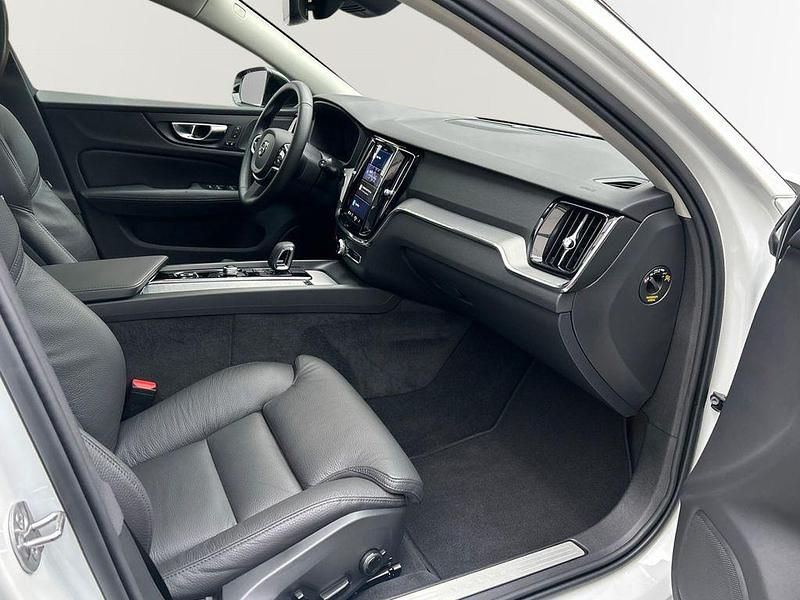 Gebraucht Volvo V60 Plus 197 PS (144 kW) 2025 Weiss Kombi