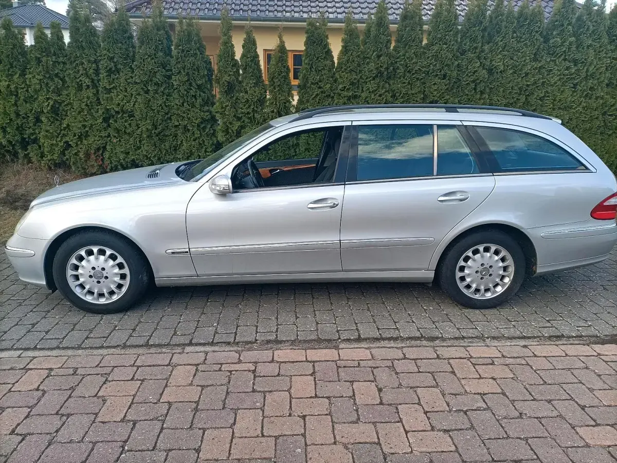 Gebraucht Mercedes E220 150 PS (110 kW) 2004 Silber Kombi