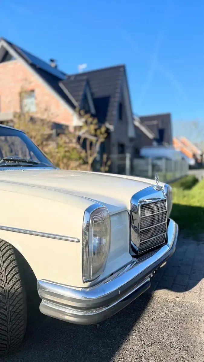 Gebraucht Mercedes 200/8 95 PS (69 kW) 1971 Weiß Limousine