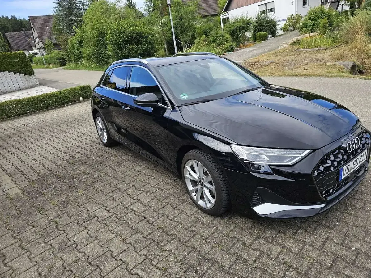 Gebraucht Audi A3 Advanced 150 PS (110 kW) 2025 Schwarz Kleinwagen