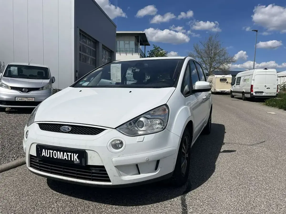 Gebraucht Ford S-MAX Titanium 140 PS (102 kW) 2009 Weiß Van / Kleinbus