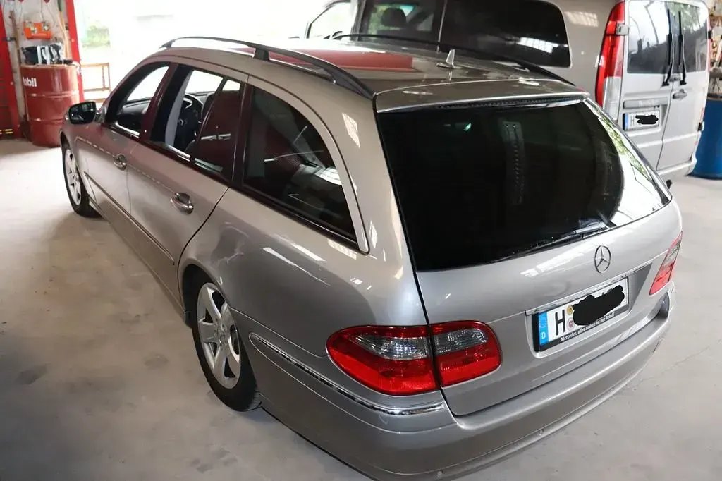 Gebraucht Mercedes E320 Avantgarde 224 PS (164 kW) 2006 Silber Limousine