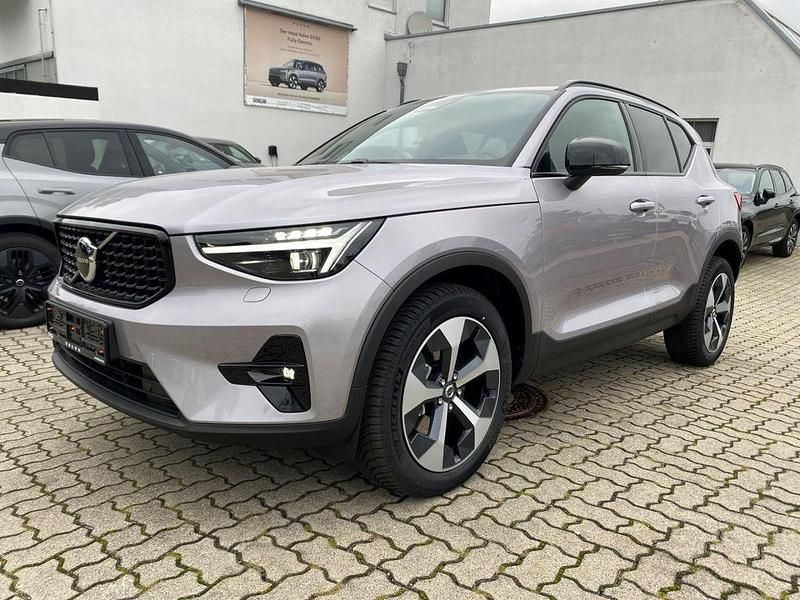 Gebraucht Volvo XC40 Plus 163 PS (119 kW) 2025 Silber SUV
