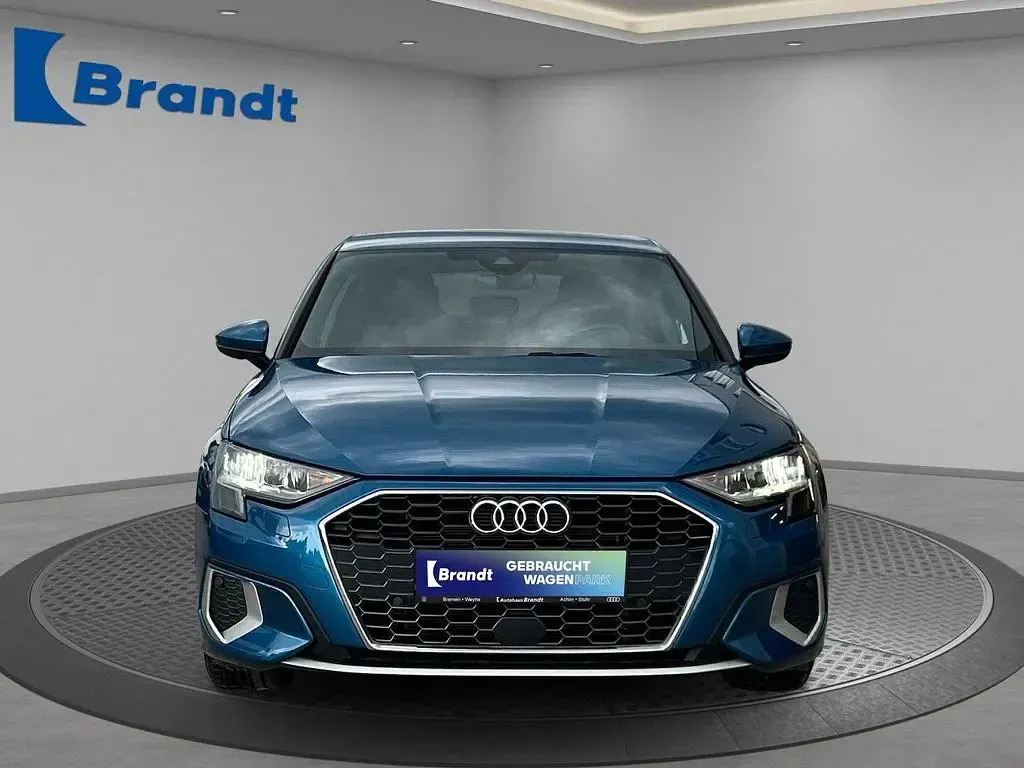Gebraucht Audi A3 Advanced 150 PS (110 kW) 2023 Atollblau metallic (metallic) Limousine