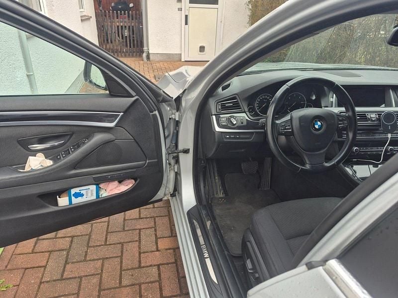 Gebraucht BMW 525 218 PS (160 kW) 2014 Grau Kombi