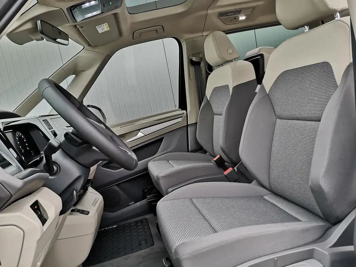 Neu VW Multivan Edition 150 PS (110 kW) 2025 Monosilber metallic Van / Kleinbus