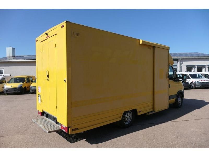 Second-hand Iveco Daily 106 CP (77 kW) 2013 Galben Van