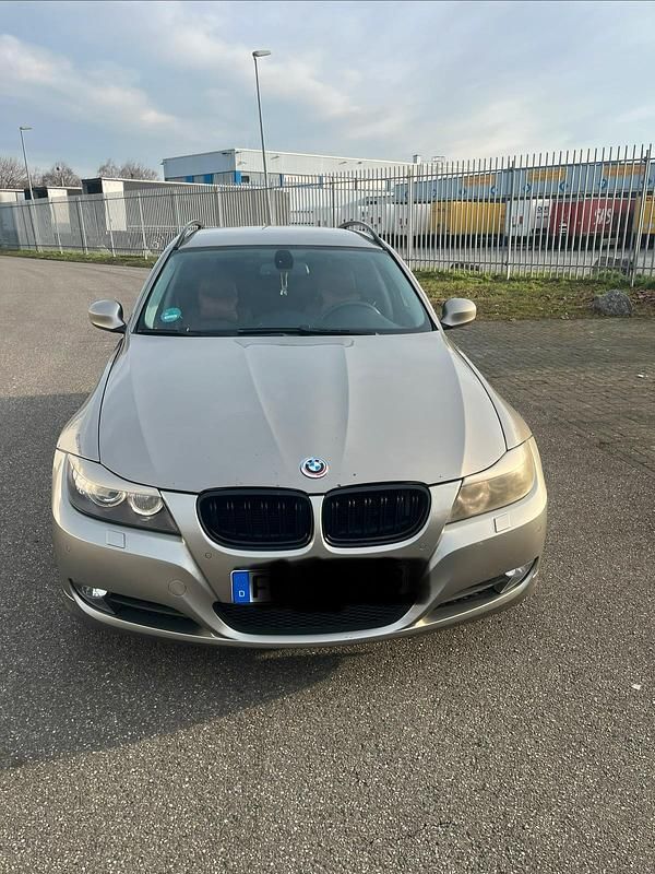 Braun Gebraucht 2009 BMW 320 Kombi | 5.500 € (Etwas zu teuer) - Bild 1/4