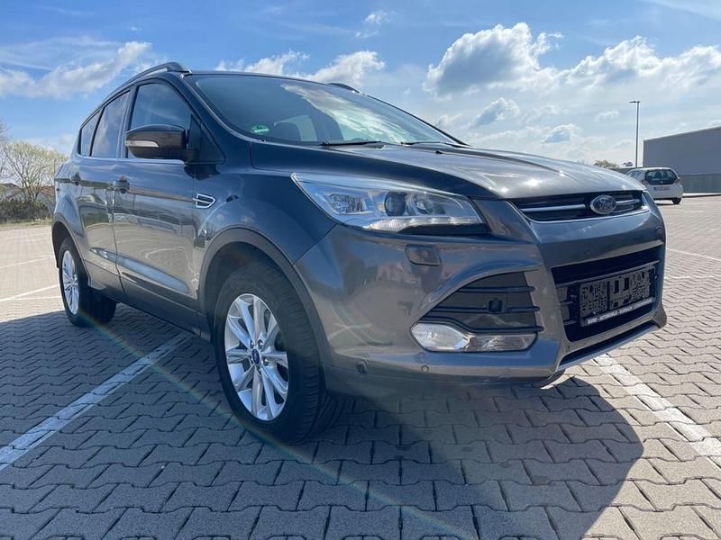 Używany Ford Kuga Titanium 150 KM (110 kW) 2015 Szary SUV