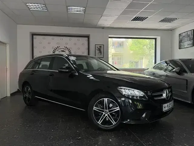 Gebraucht Mercedes C200 184 PS (135 kW) 2020 Schwarz Kombi