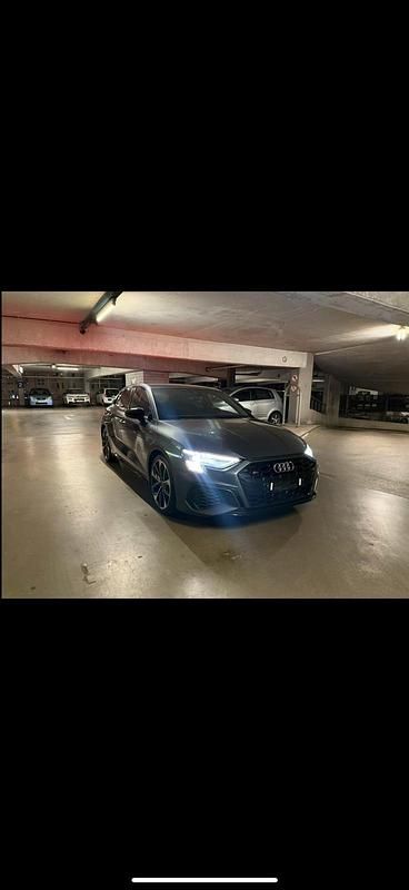 Grau Gebraucht 2021 Audi S3 S-Line Limousine | 29.999 € (Superpreis) - Bild 1/4