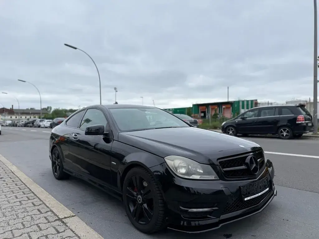 Gebraucht Mercedes C250 204 PS (150 kW) 2012 Schwarz Coupé