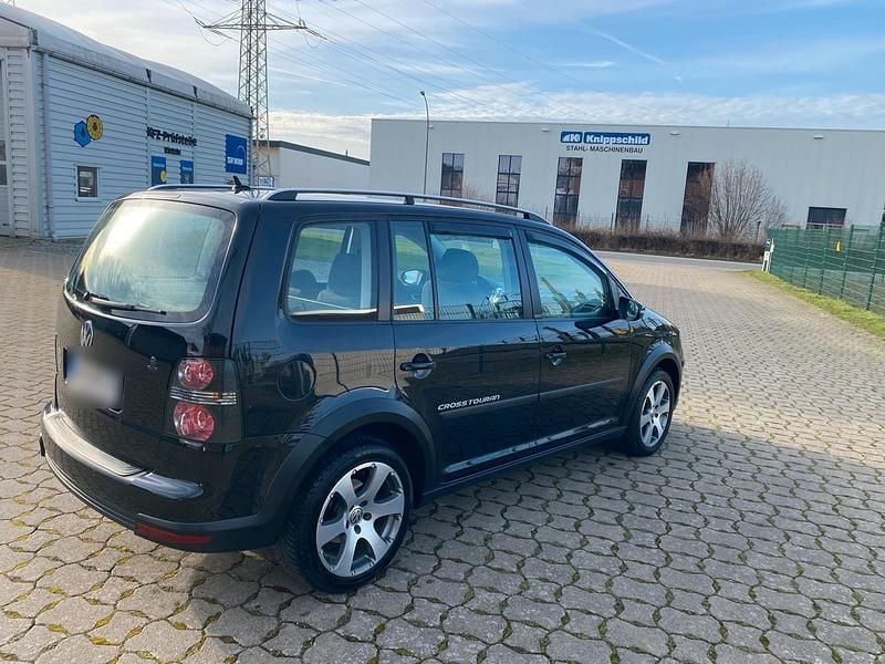 Gebraucht VW Touran Cross 105 PS (77 kW) 2010 Schwarz Van / Kleinbus