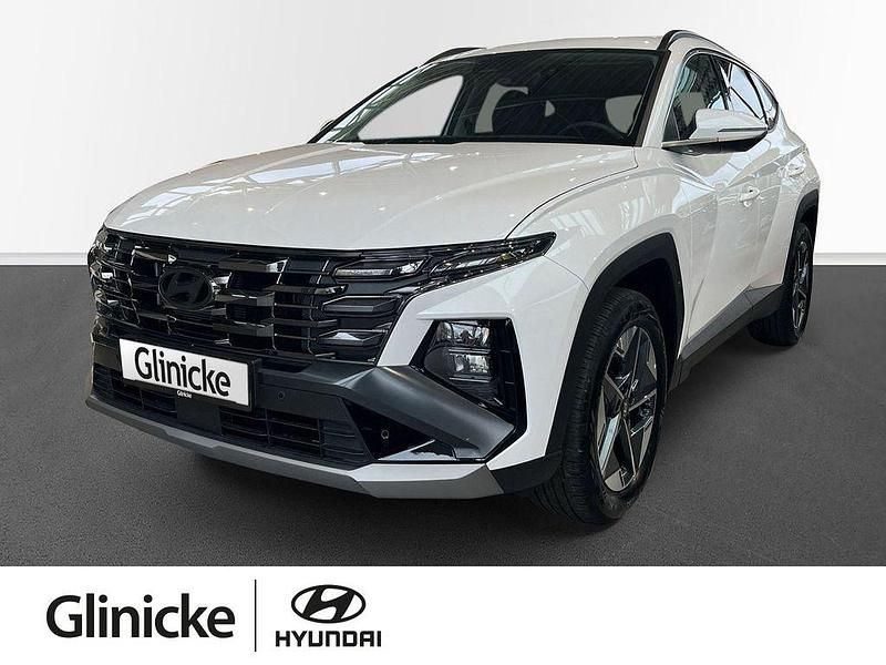Serenity white / mic Neu 2025 Hyundai Tucson Trend SUV | 40.990 € (Fairer Preis) - Bild 1/4