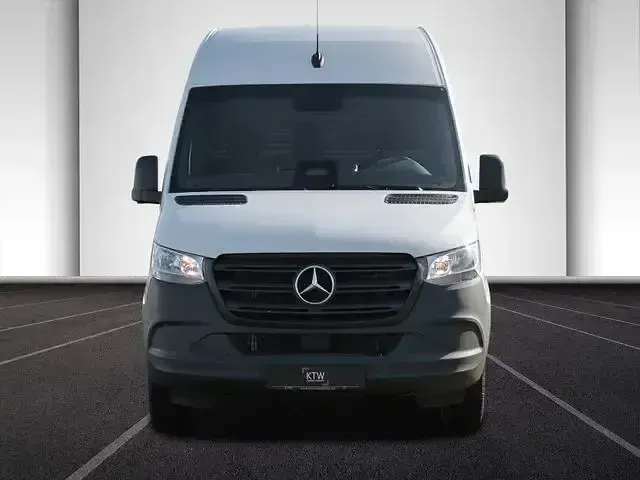 Gebraucht Mercedes Sprinter 170 PS (125 kW) 2025 Arktikweiss Van
