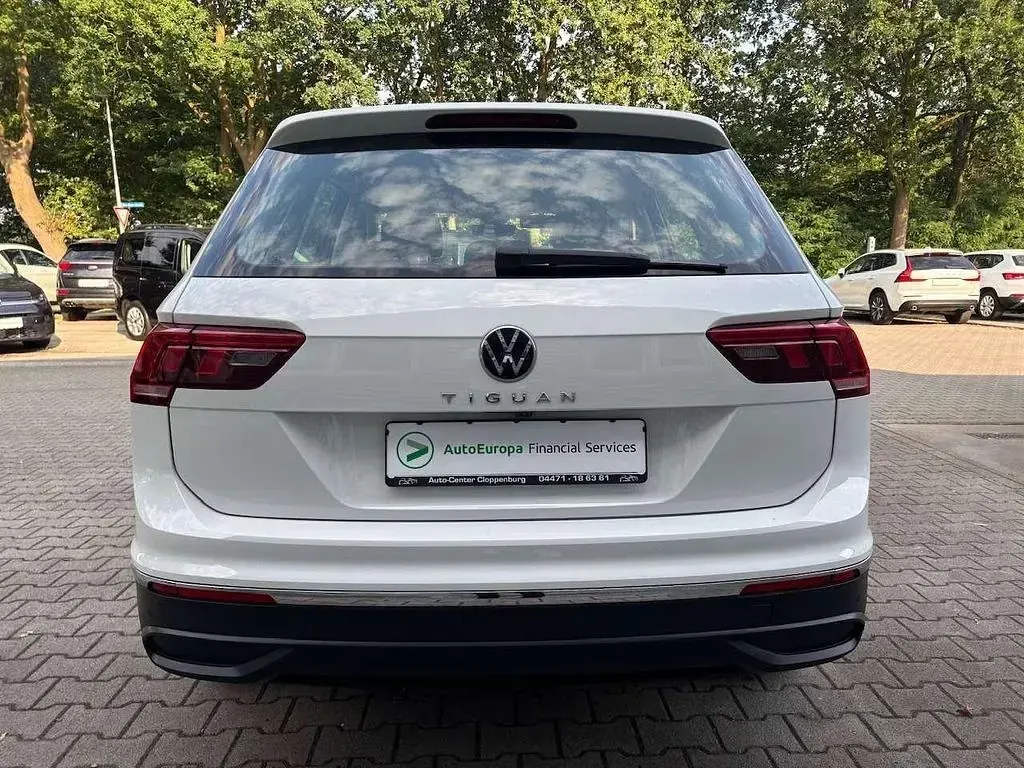 Gebraucht VW Tiguan Life 150 PS (110 kW) 2023 Pure white SUV